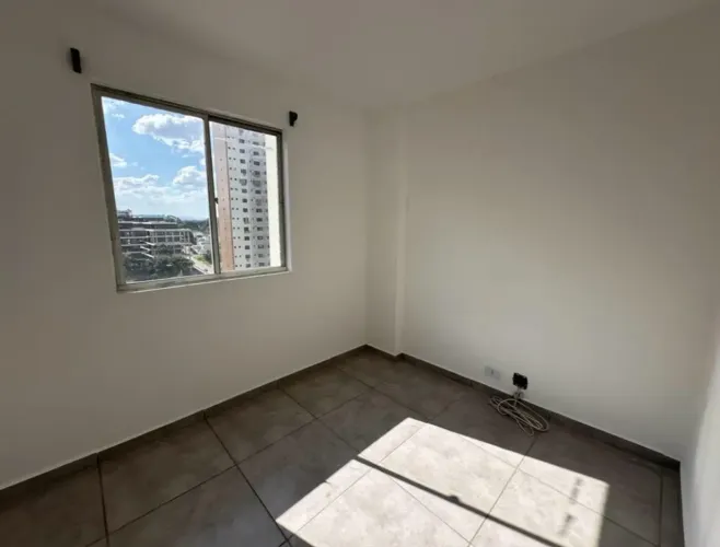 Apartamento funcional com 2 quartos e 1 vaga na Rua Pd Anchieta - Bigorrilho - Curitiba