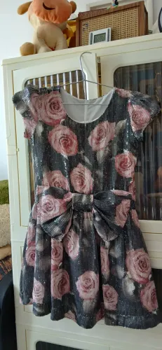 Vestido infantil de paetês forrado