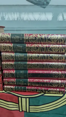 Livros antigos para decoração ou uso 17 unidades