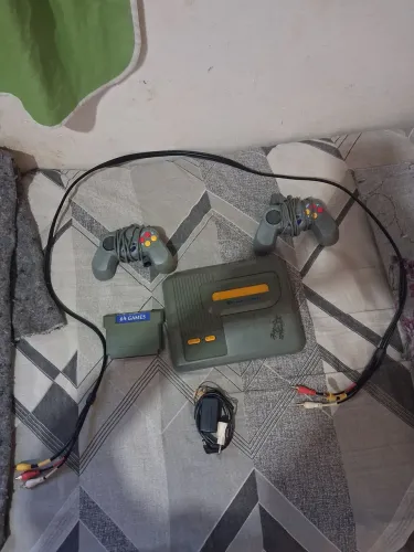 Vendo videogame antigo