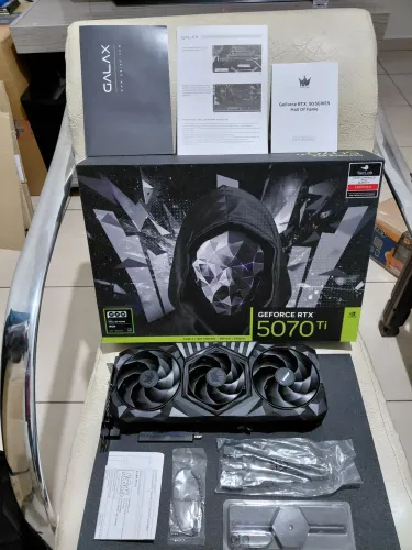 RTX 5070 Ti GALAX HOF (*ACEITO TROCAS*) POSSUI NOTA FISCAL KABUM 3 ANOS GARANTIA