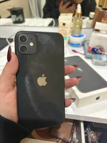 Vendo iPhone 11 para retirada de peças