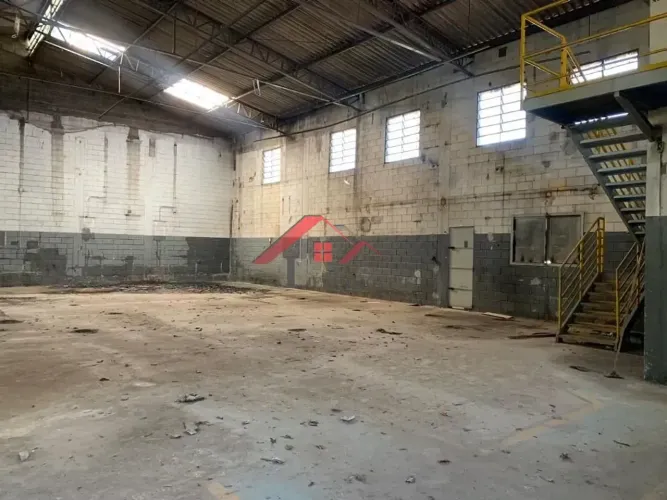 Galpão à venda, 2900 m² Bairro Jardim - Santo André/SP