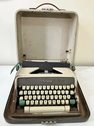 Maquina de escrever Olympia