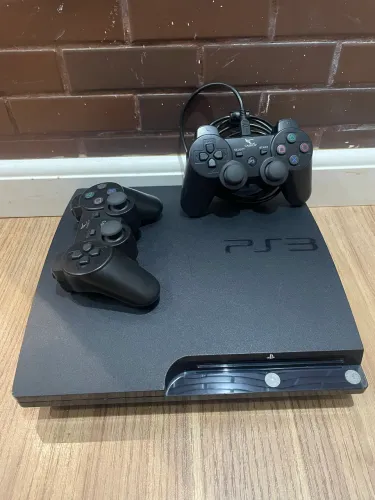 PS3 Slim vários jogos, 2 controles - somente digital