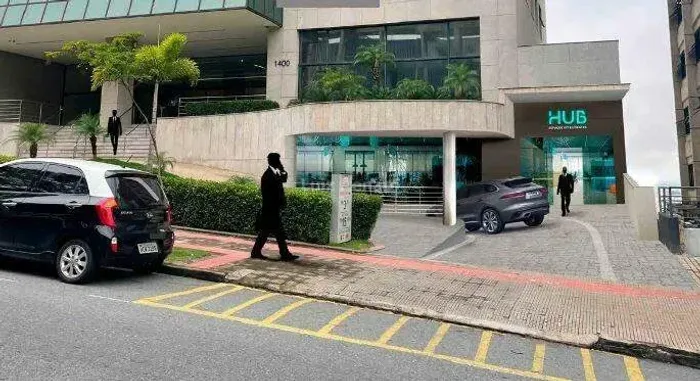Loja para locação, 790m² de área na Avenida Raja Gabaglia