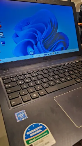 Notebook Asus Vivobook c/ memória ddr4 e SSD