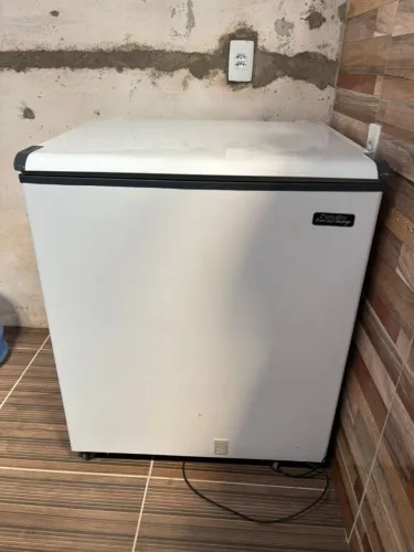 Freezer semi-novo usado só uma vez