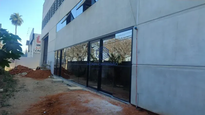 Galpão comercial, localizado no bairro Vila Galvão, Caçapava (SP)