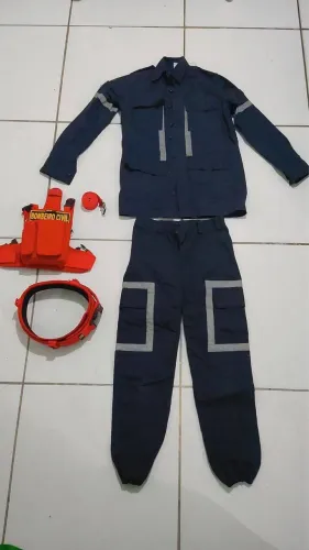 Kit de bombeiro civil masculino.