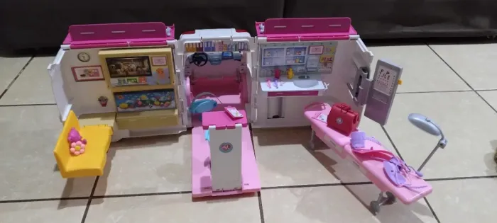 AMBULÂNCIA DA BARBIE