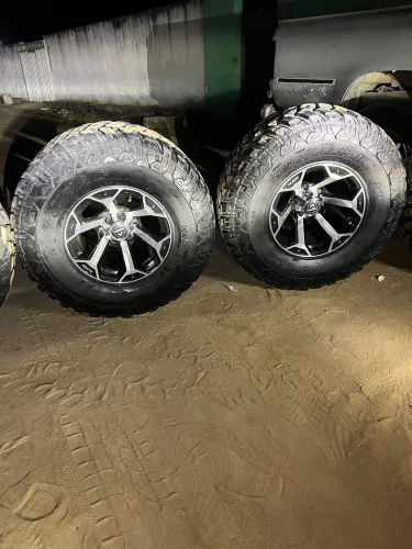Jogo de Rodas Esportivas Aro 17 (6 Furos) - Troller, Hilux, S10, etc?