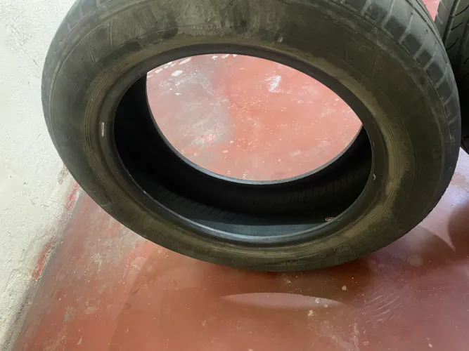 2 pneus usados remoldo
