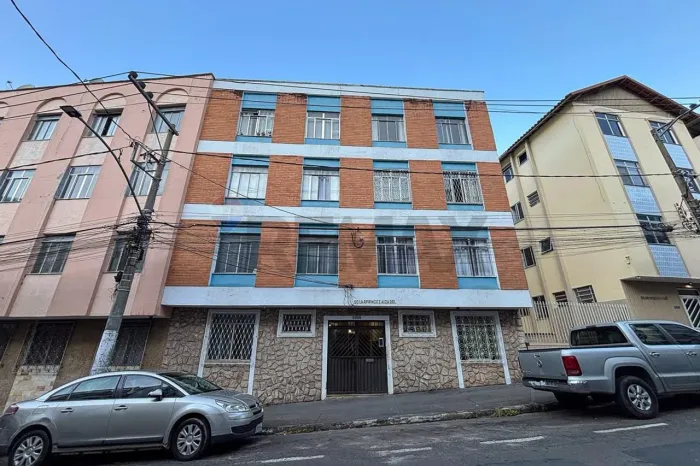 Quarto e sala amplo na Avenida Olegário Maciel