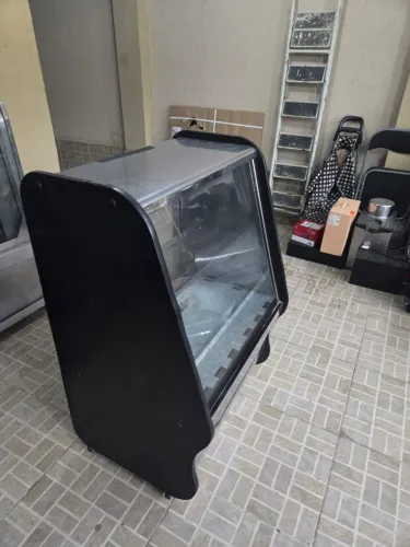 Equipamentos para Lanchonete (Estufa quente e Fria, Vitrine Salgados e Refresqueira)
