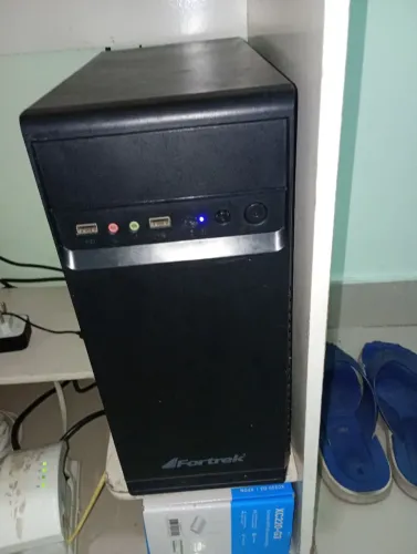 PC de Mesa Fortrek com Placa de Vídeo + Teclado, Mouse e Caixinhas de Som