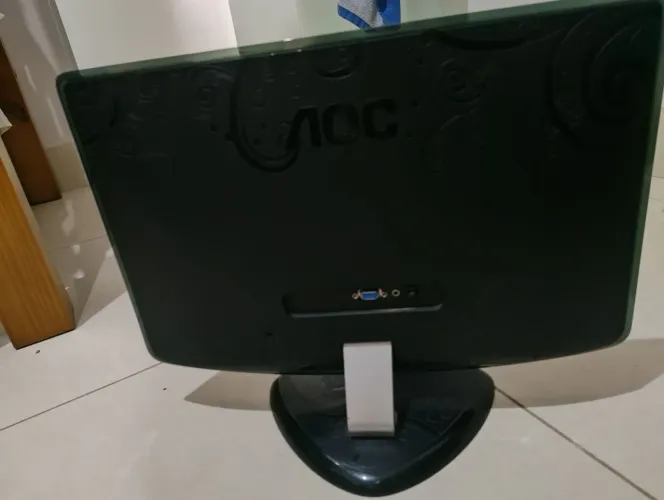 Vendo> Monitor AOC com Saída de áudio 
