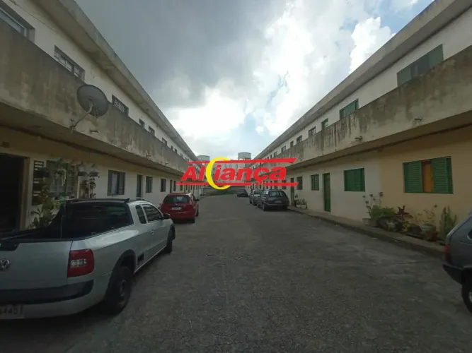 Casa com 2 dormitórios e vaga em condomínio com playground e campo de futebol - Vila Rio d