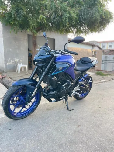 Vendo MT 03 em estado de zera.