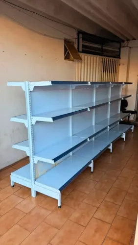 Vende-se gôndula central 4 metros/1,40altura SEM DETALHES
