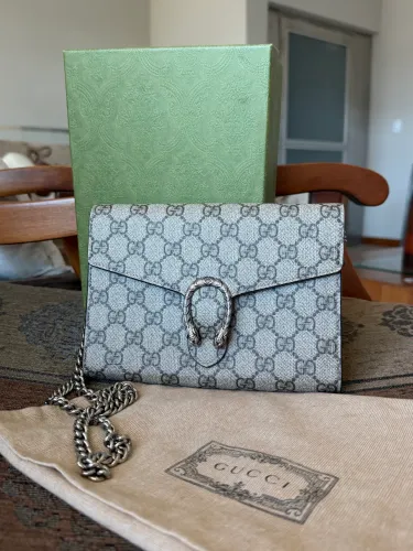 VENDO Gucci Dionysus GG Supreme Wallet on Chain