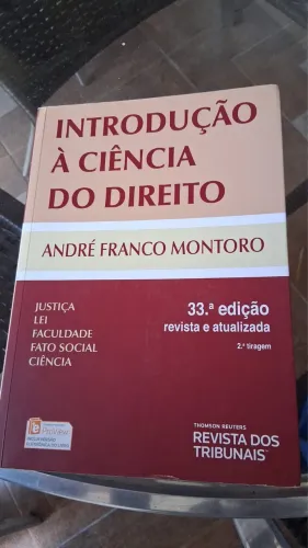 Coleção de livros de Direito