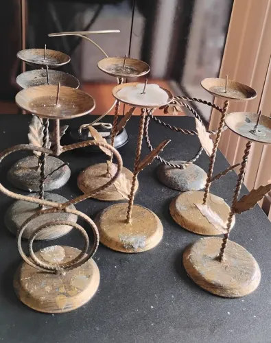 CASTIÇAIL DECORATIVOS EM FERRO, 9 PEÇAS, PARA FESTAS OU AMBIENTES DIVERSOS, MOD. VARIADOS