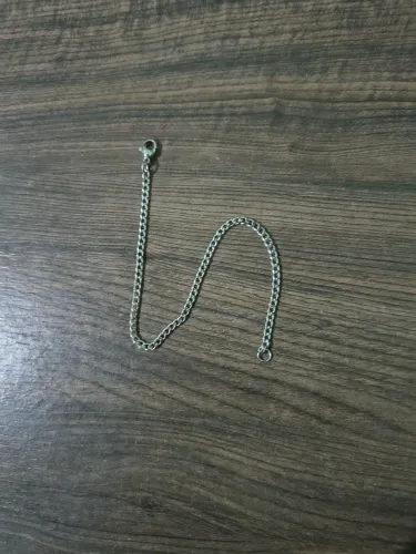 Pulseira em aço inoxidável 316L ? resistente, não enferruja e não escurece.