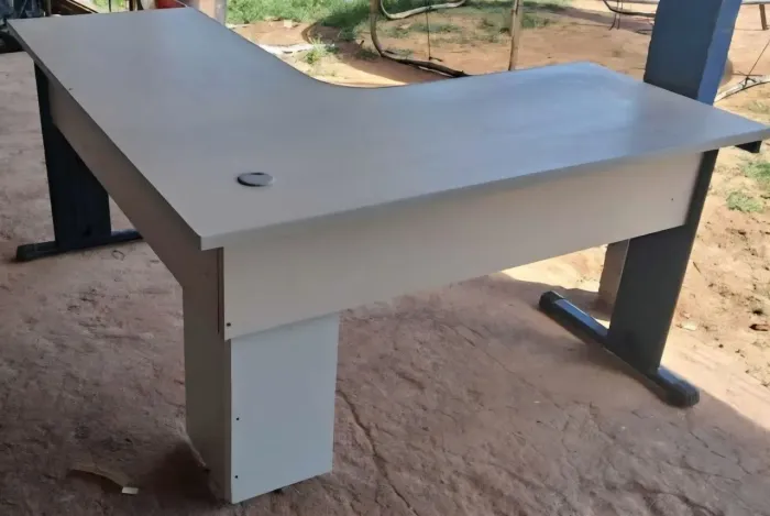 Mesa em L