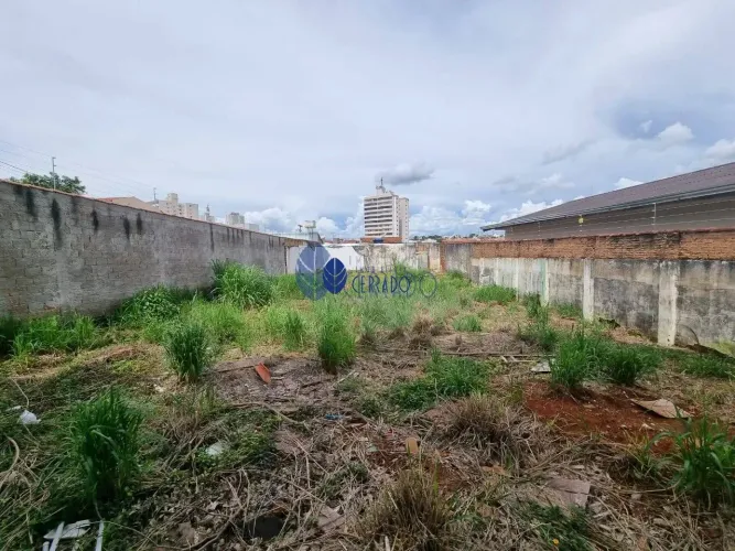 LOTE A VENDA BAIRRO MARACANÃ