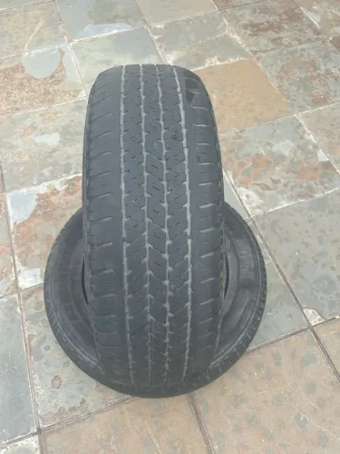 Pneu (2 UN) Bridgestone Duller H/T 215/65R16 semi novo