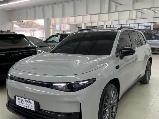 Leapmotor C10 REEV (Híbrido) 2026