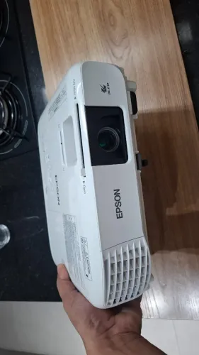 Data show Epson PowerLite E20