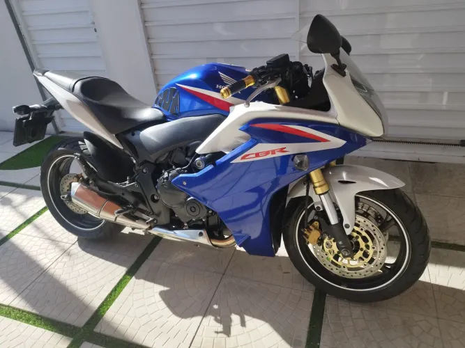 HONDA CBR 600F