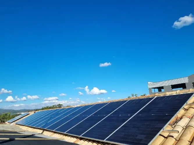ENERGIA SOLAR PARA 300 kWh/mês. Sistema instalado e homologado por apenas 18x de R$480,07
