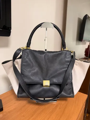 bolsa tiracolo celine trapeze preta