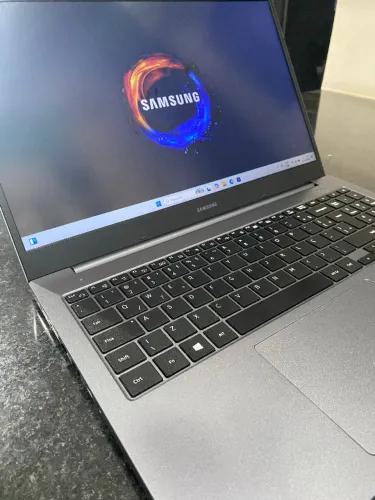 Notebook Samsung Book/I3 Geração 11/SSD240GB/4GB/Ótimo Estado