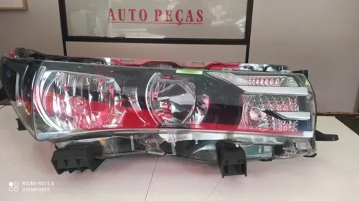 Farol Direito Toyota Corolla 2015 2016 2017 Sem Led  Direito