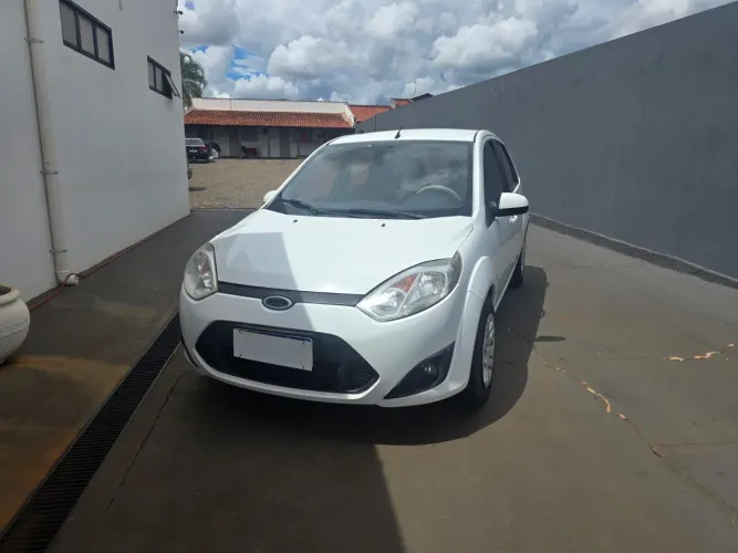 Ford Fiesta SE 1.6 8V Flex 5P 2014