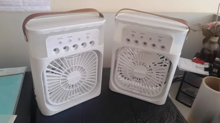 Mini ventilador portátil e desumidificador, cada 40$