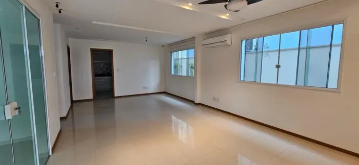 Casa de 2 pavimentos, 275m², 3 suítes, 2 vgs no Cond. Residencial Oásis
