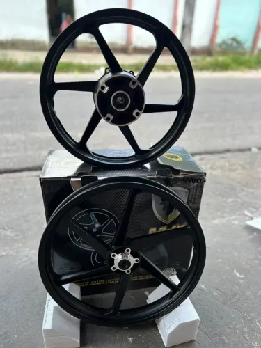 Par de rodas liga leve para a Titan, rodas novas em perfeito estado nunca usadas e em caix