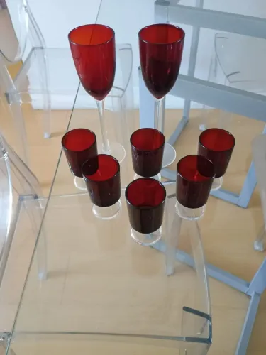 Jogo de Taças Vintage Vermelhas - 8 Peças (Licor e Espumante)