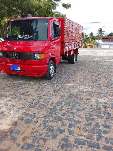 Vendo mercedinha 709
