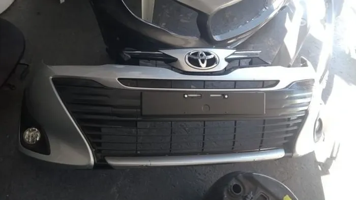 Parachoque dianteiro Toyota yaris 19 completo
