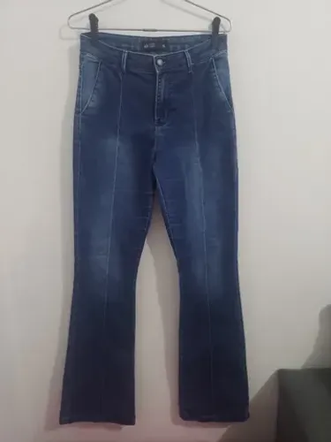Calça jeans feminina flare da alk jeans