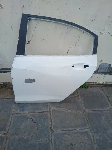 Porta traseira onix 2021 a 2024