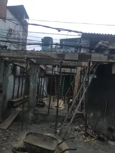 Pedreiro e Empreiteiro de Obras em Geral