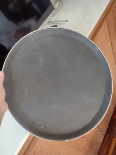 Bandeja 40cm antederrapante para garçom 
