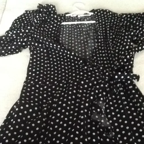 Roupas femininas variadas